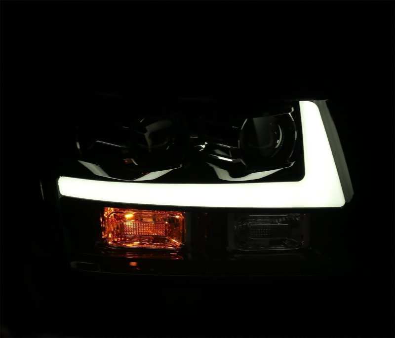AlphaRex 07-14 Chevrolet Tahoe/Suburban LUXX-Series LED Projector headlights Black w/ DRL/Sequential 880295