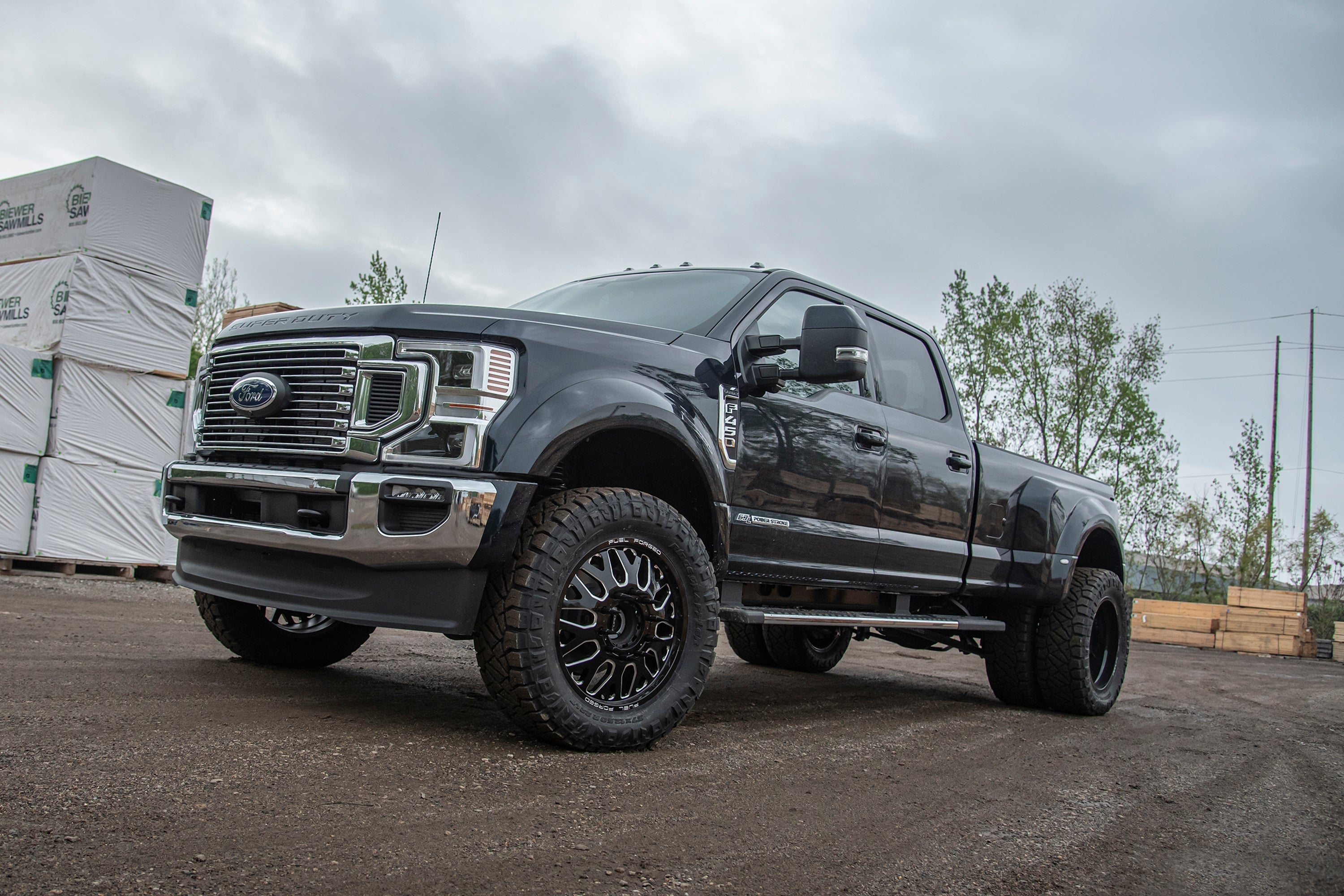 2.5 Inch Lift Kit w/ Radius Arm | Ford F450 Super Duty (20-22) 4WD | Diesel & Gas