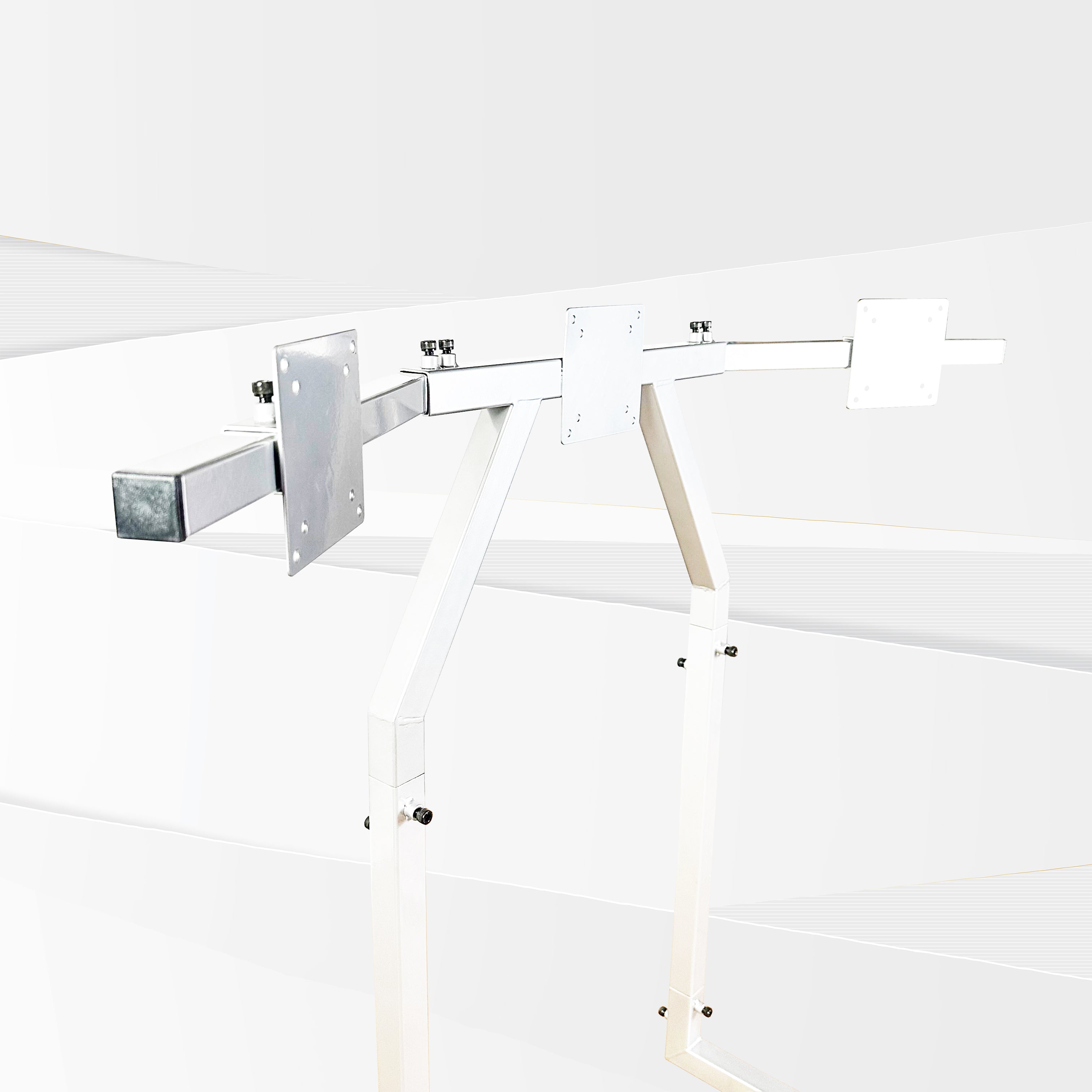 GTA™ Triple Monitor Stand