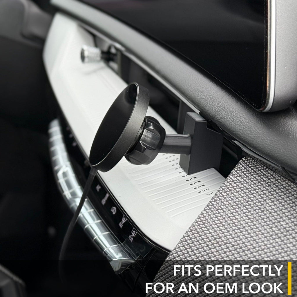 Dashboard Phone Mount / Qi2 Charger | Cadillac OPTIQ - Phone Holder